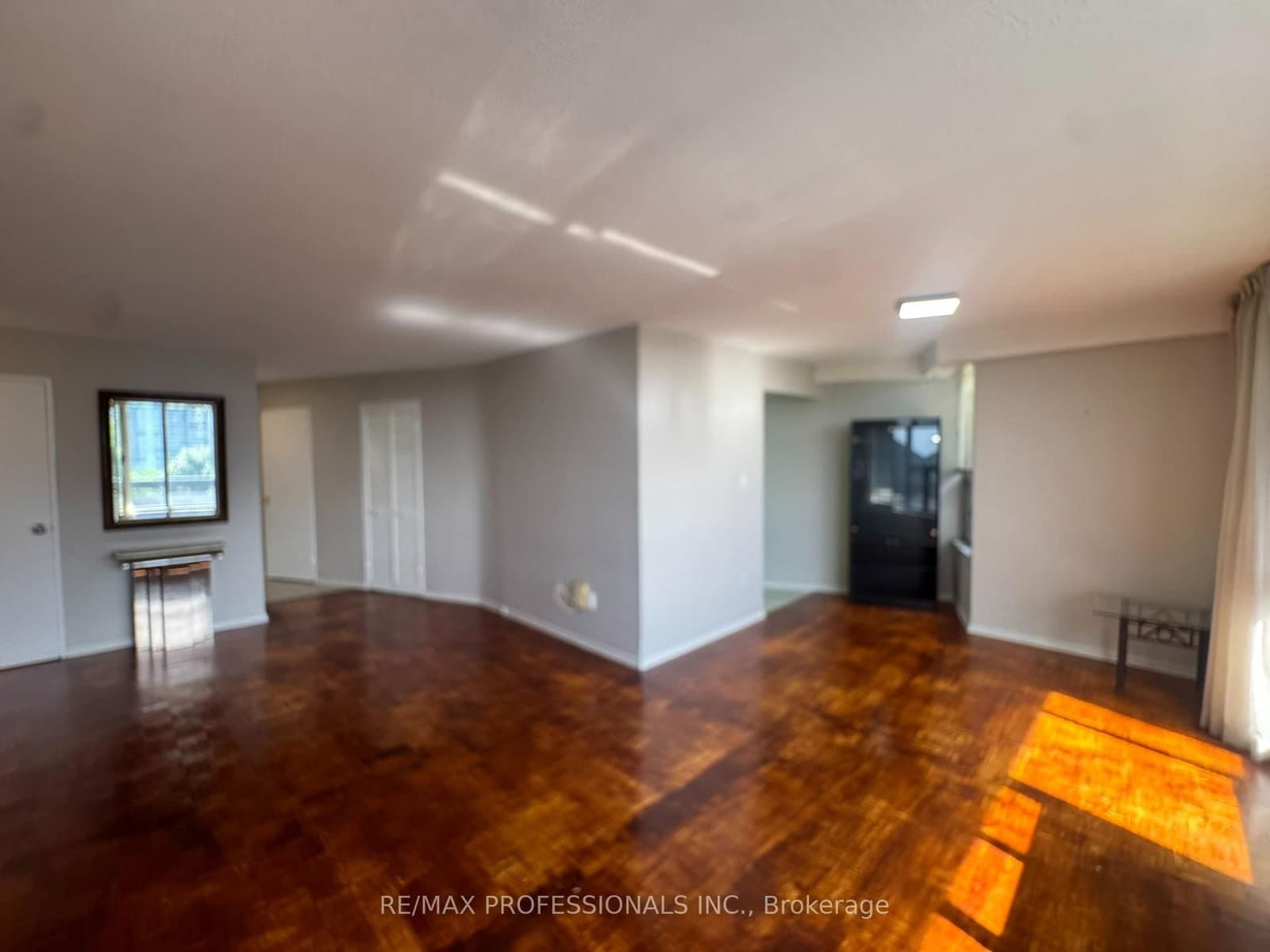 11 Wincott Drive, Unit 602 thumbnail 5