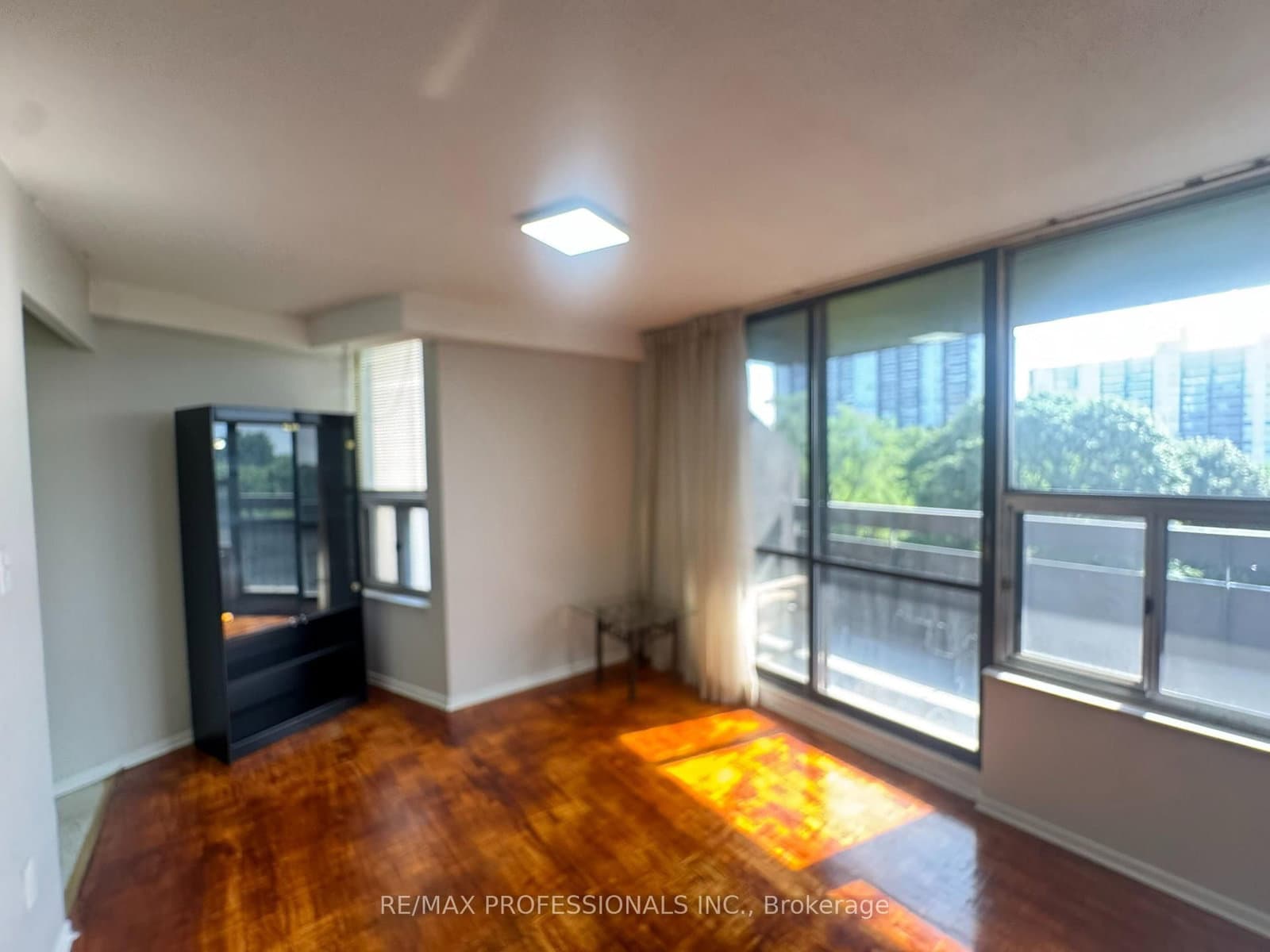 11 Wincott Drive, Unit 602 thumbnail 6