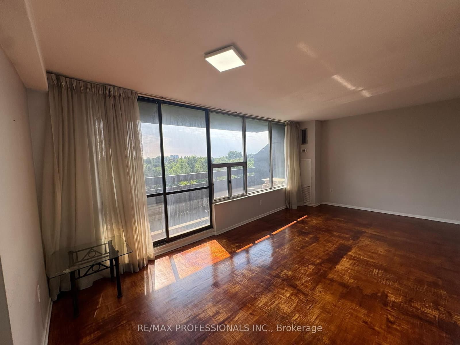 11 Wincott Drive, Unit 602 thumbnail 7