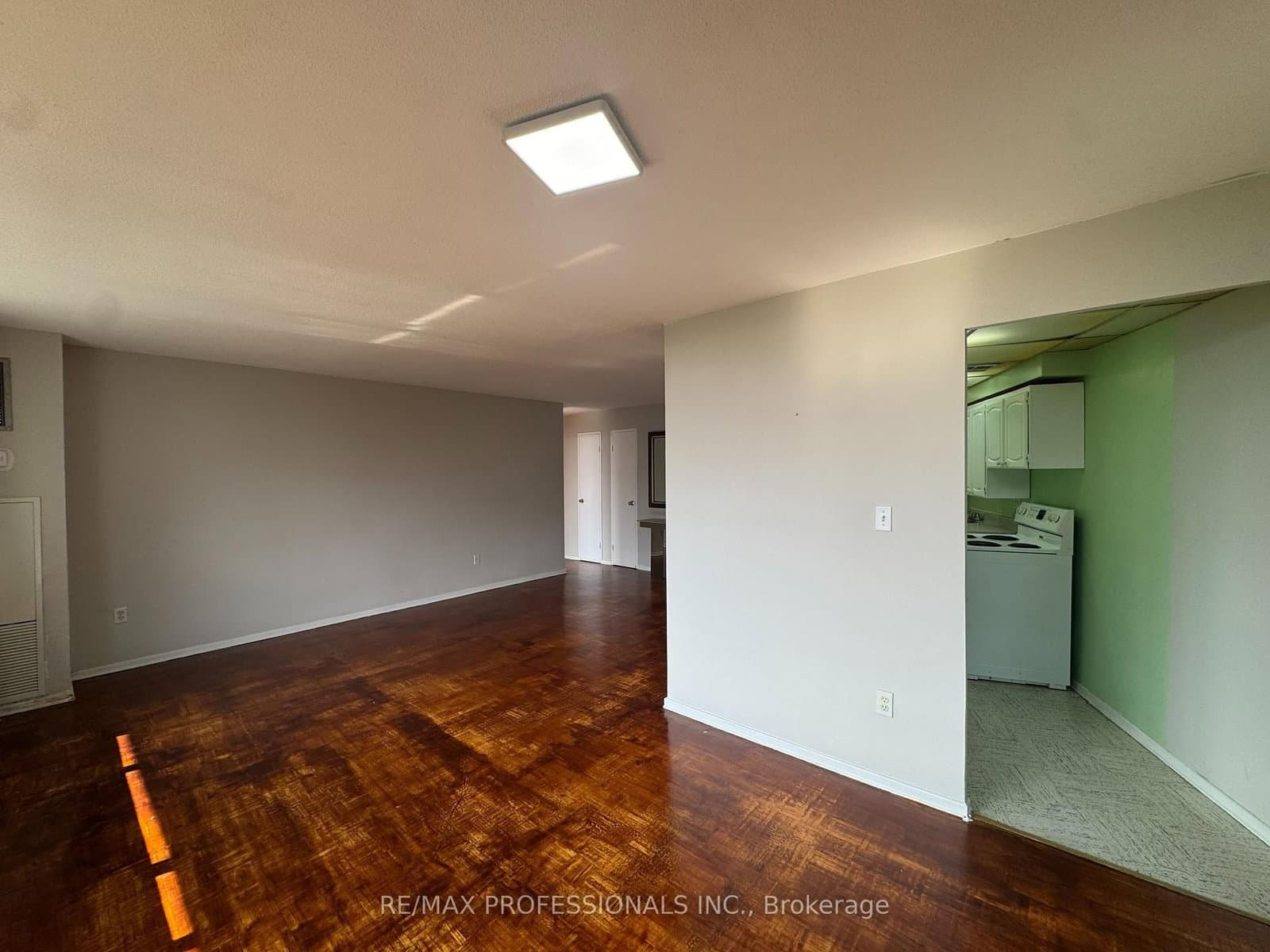 11 Wincott Drive, Unit 602 thumbnail 8