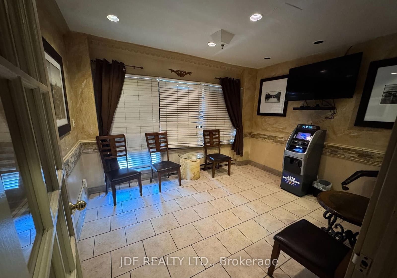 1270 Finch Avenue W, Unit 14 thumbnail 3