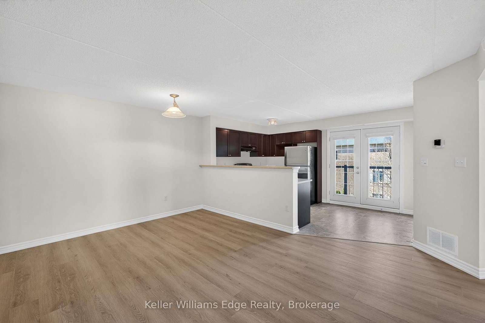 1350 Main Street E, Unit 301 thumbnail 8
