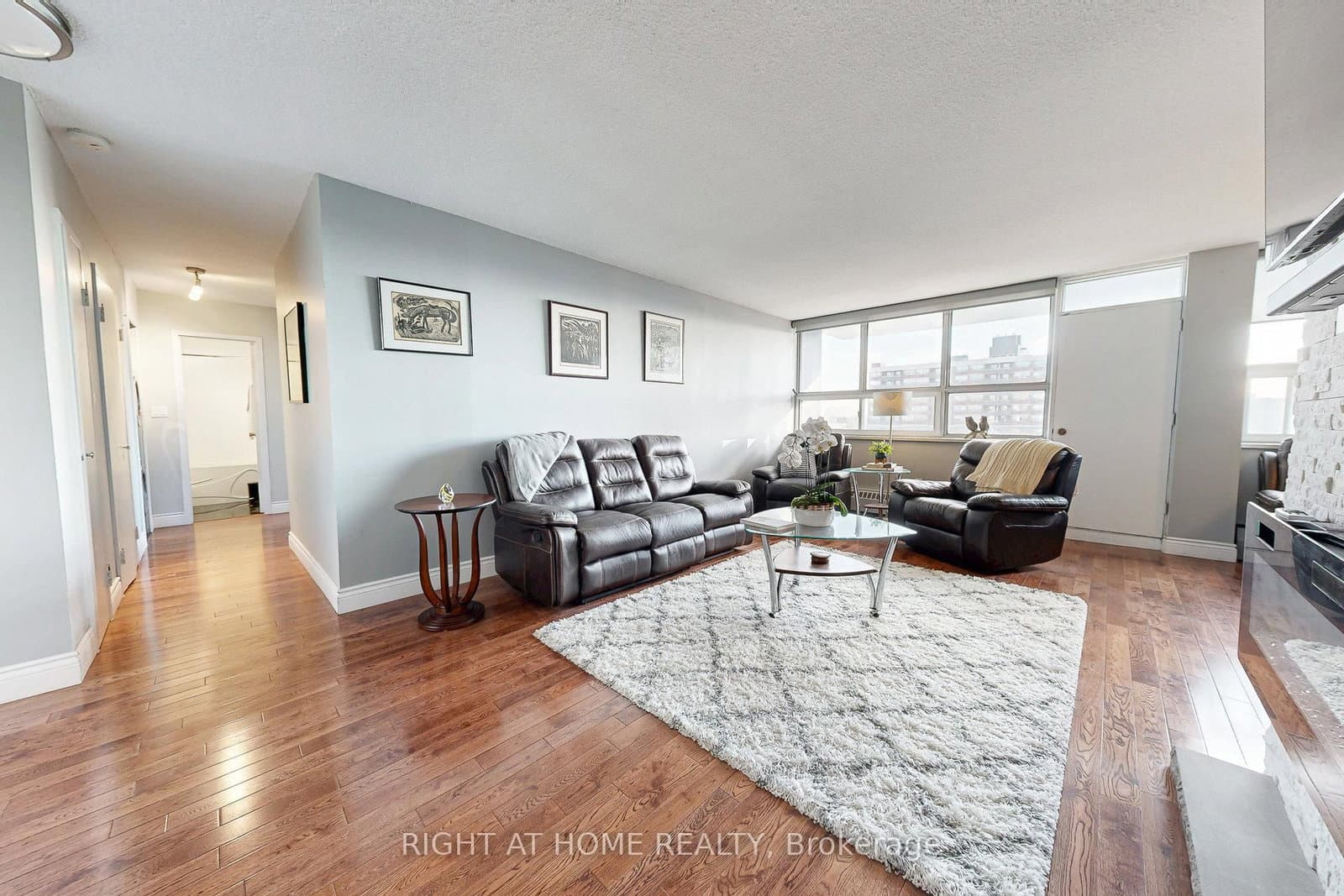 151 LaRose Avenue E, Unit 907 thumbnail 6