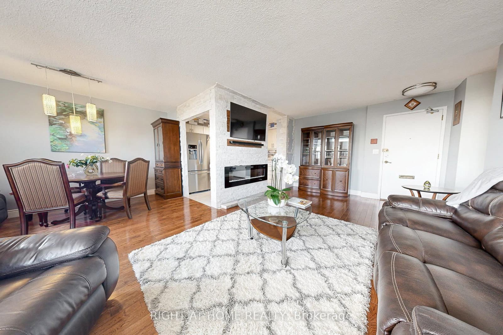 151 LaRose Avenue E, Unit 907 thumbnail 7