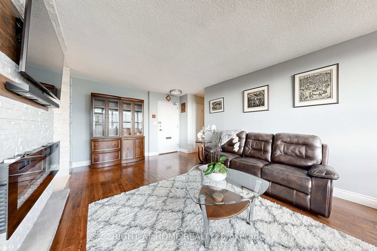 151 LaRose Avenue E, Unit 907 thumbnail 8