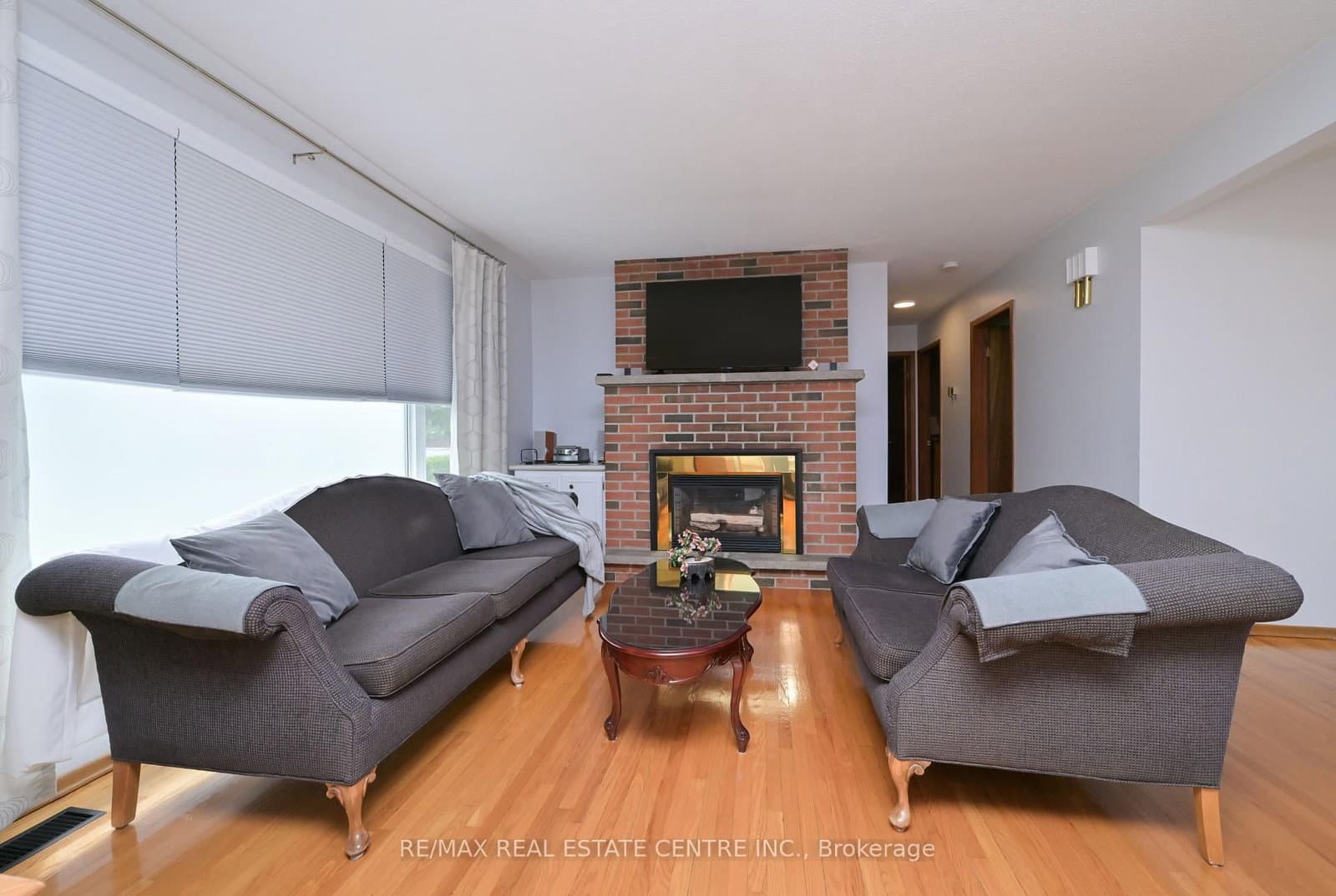 37 Margaret Street E thumbnail 10