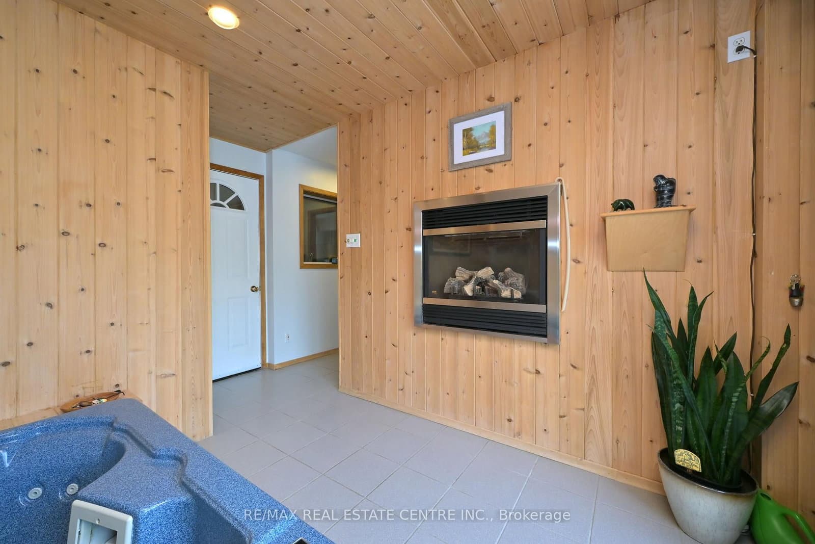 37 Margaret Street E thumbnail 14