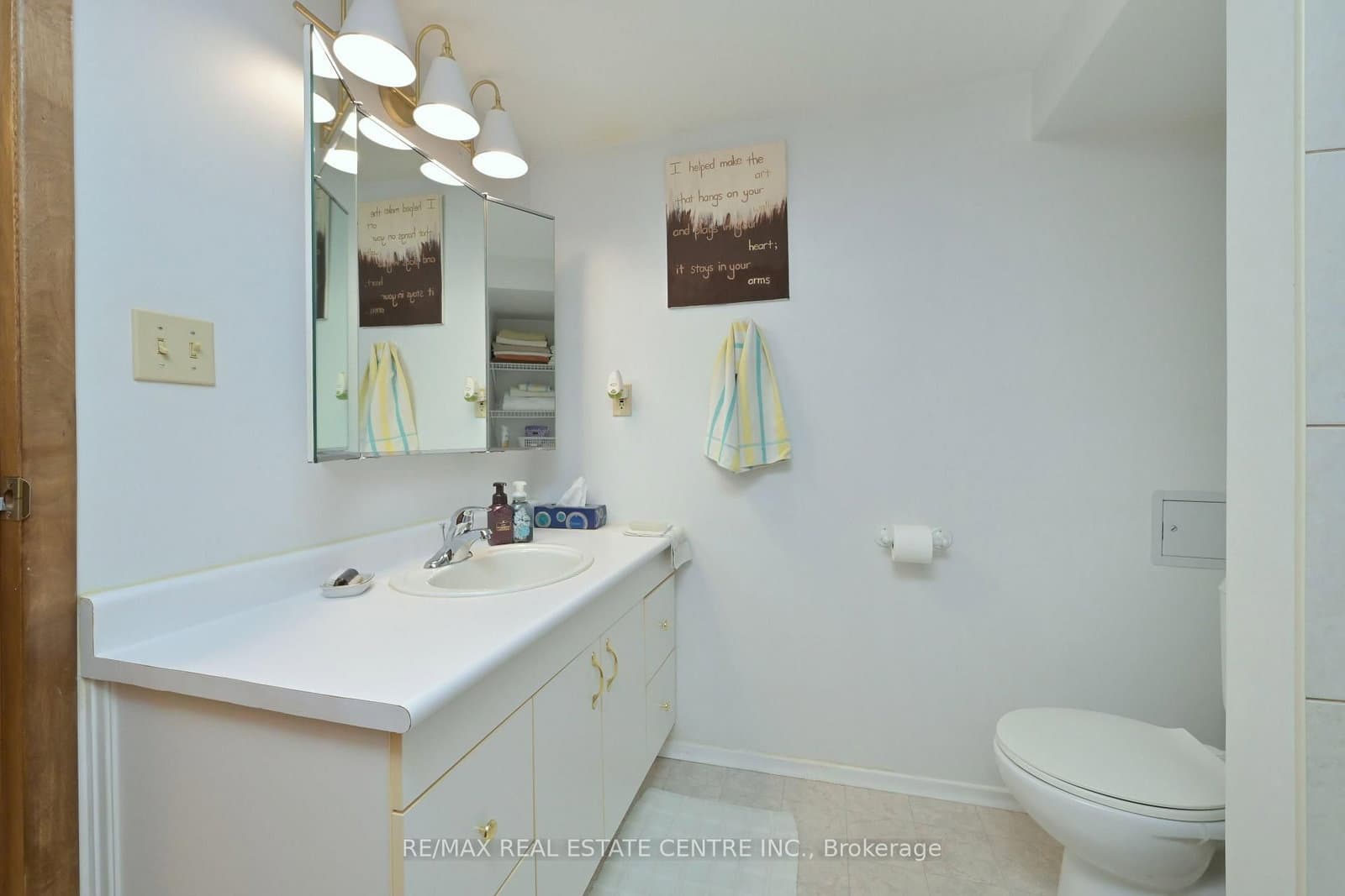 37 Margaret Street E thumbnail 24