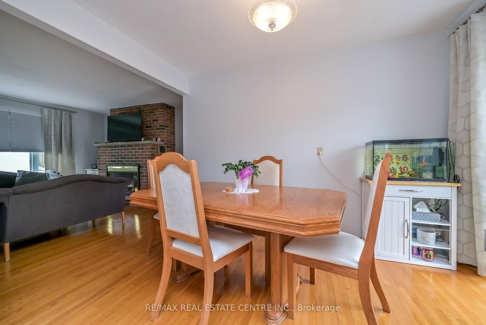 37 Margaret Street E thumbnail 9