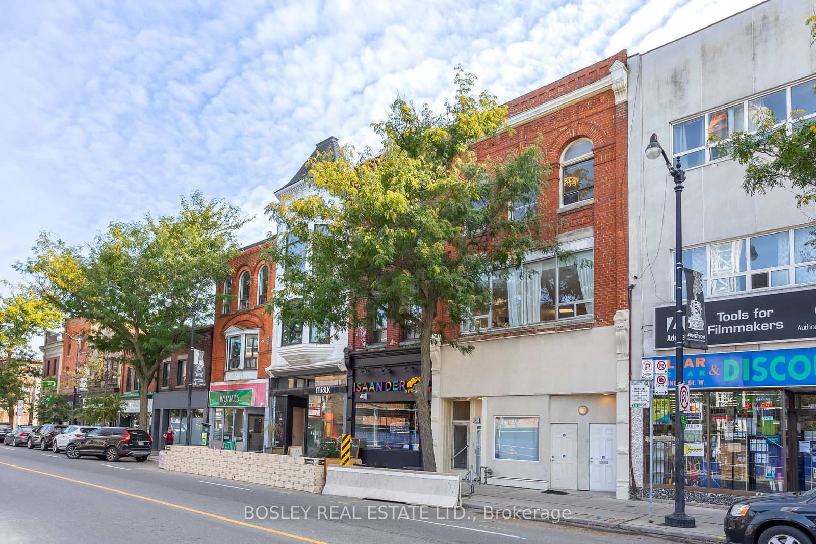 2963 Dundas Street W - Image 1