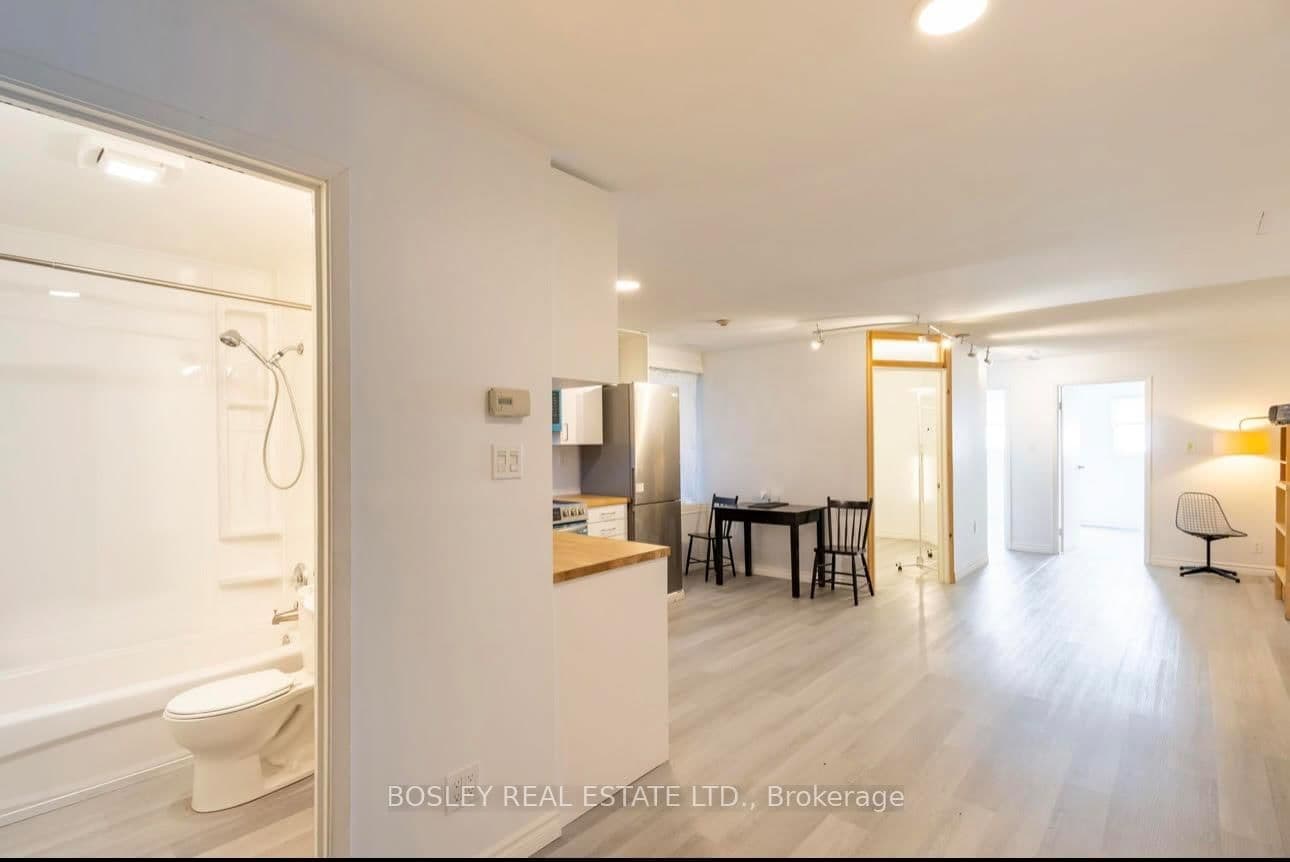 2963 Dundas Street W thumbnail 13