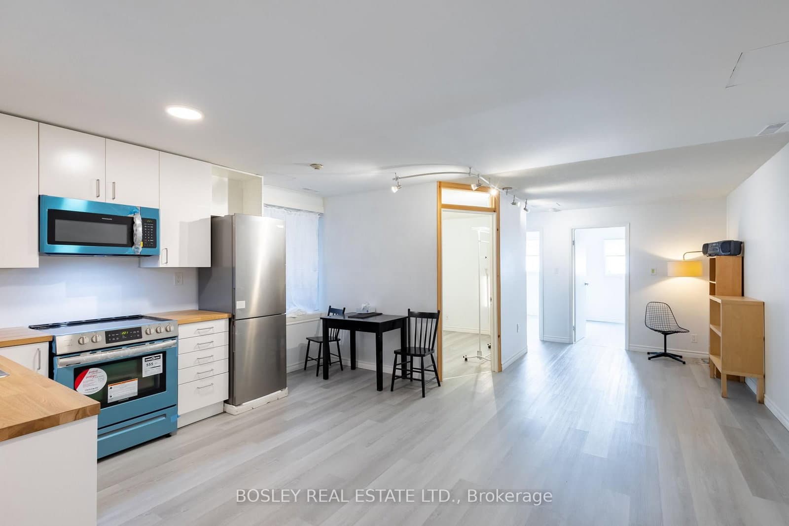 2963 Dundas Street W thumbnail 6