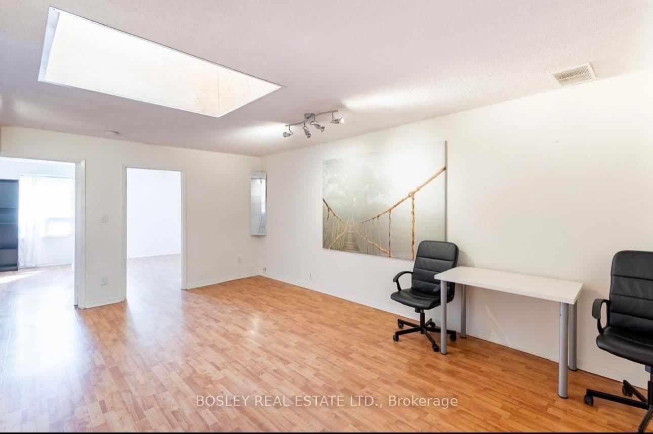 2963 Dundas Street W thumbnail 12