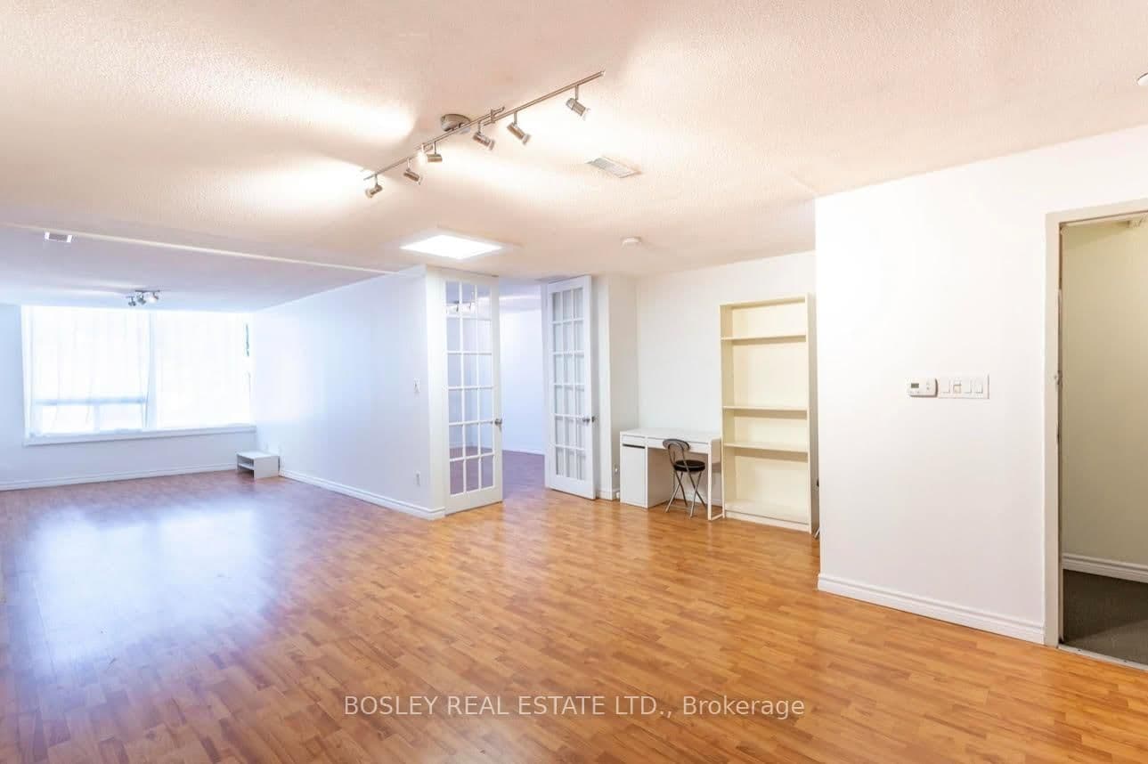 2963 Dundas Street W thumbnail 13