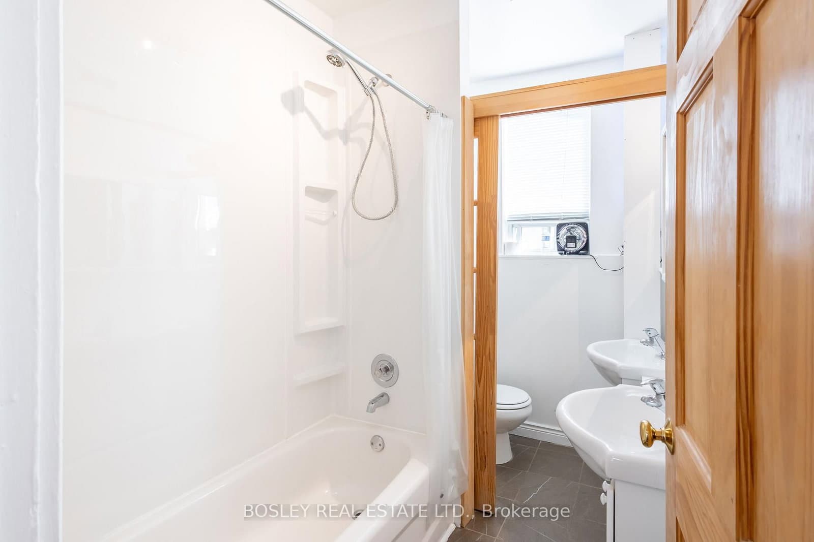 2963 Dundas Street W thumbnail 17
