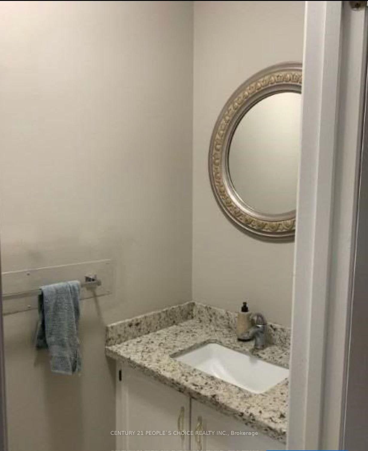 4339 Radisson (upper level) Crescent W thumbnail 12