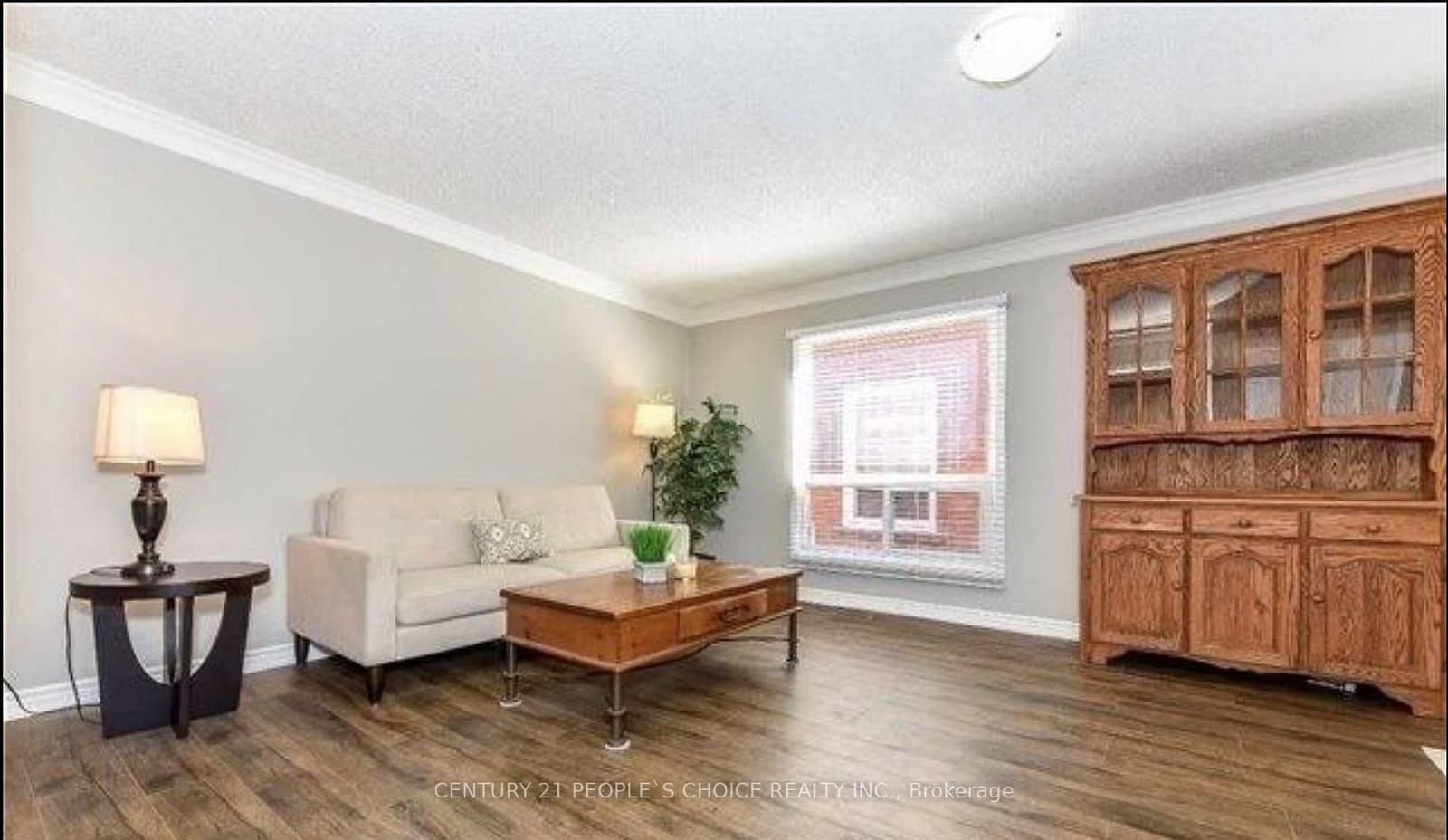 4339 Radisson (upper level) Crescent W thumbnail 8