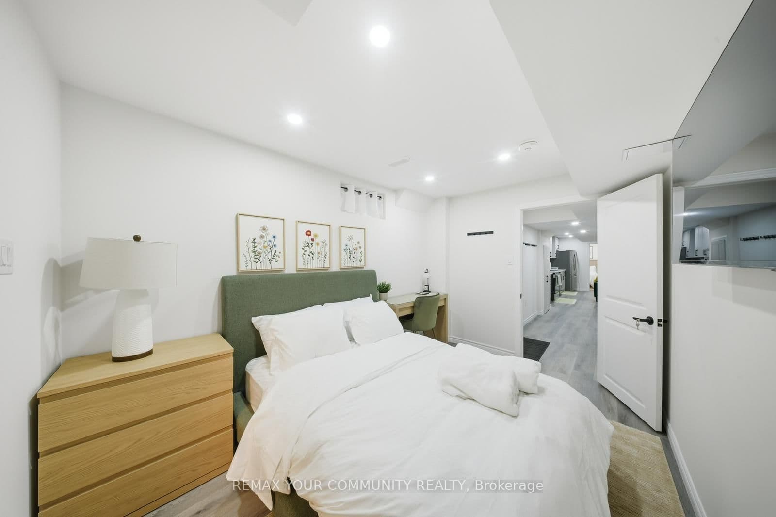 43 Tweedhill Avenue, Unit Basement thumbnail 15