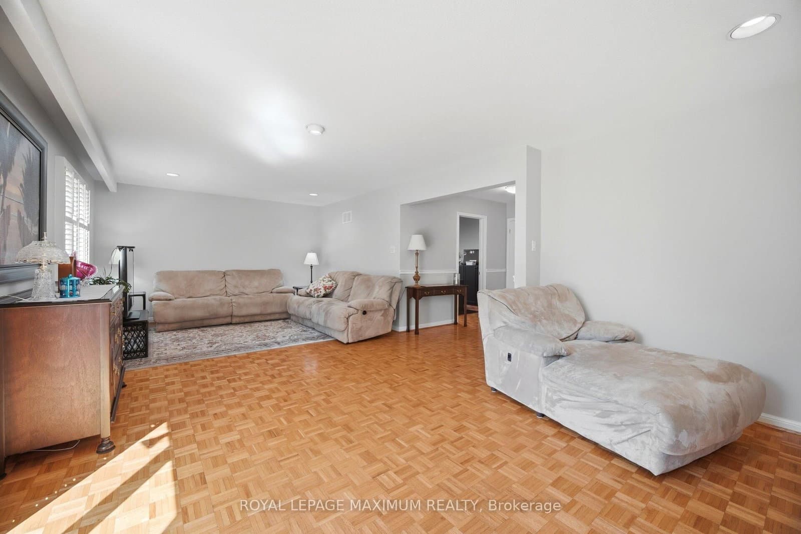 255 John Street thumbnail 15