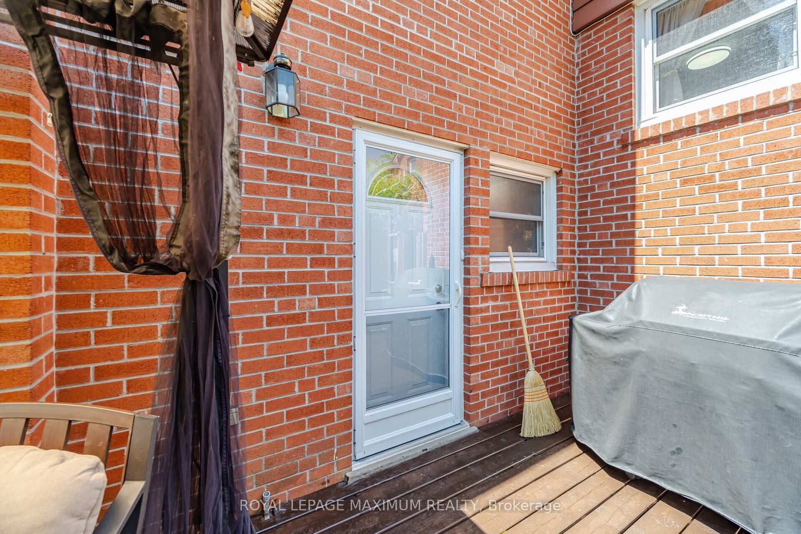 255 John Street thumbnail 44