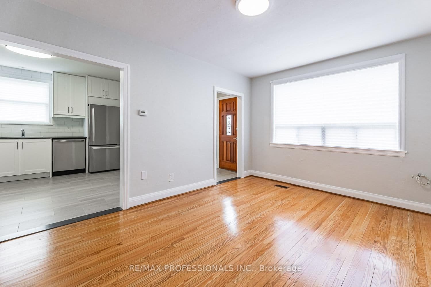 11 Stock Avenue thumbnail 12