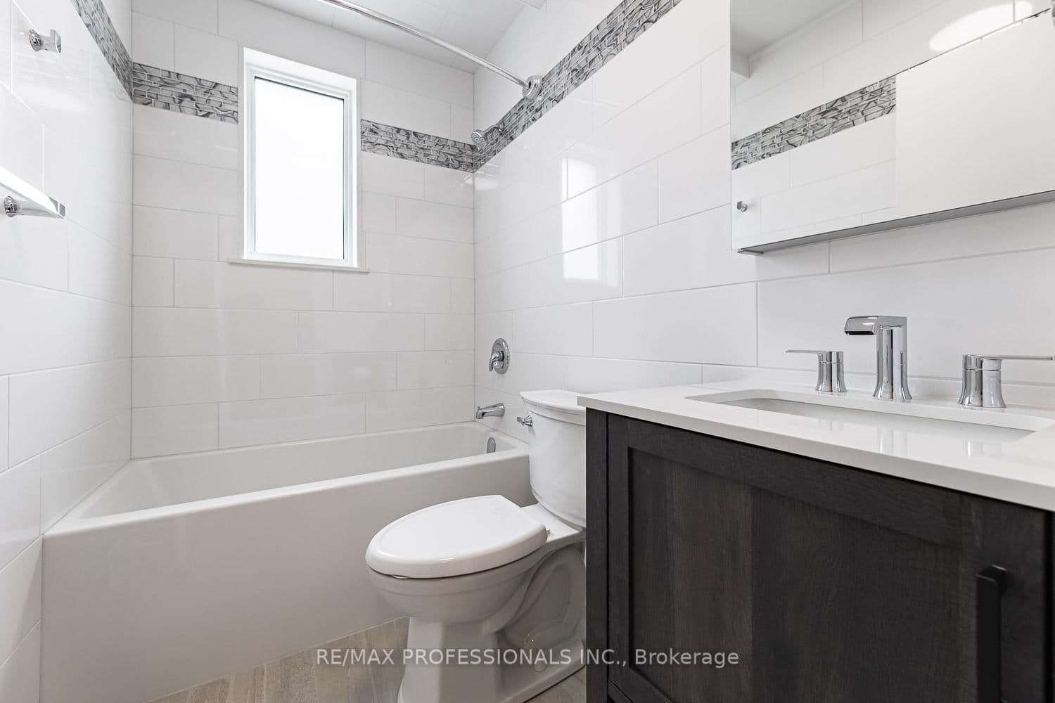 11 Stock Avenue thumbnail 13