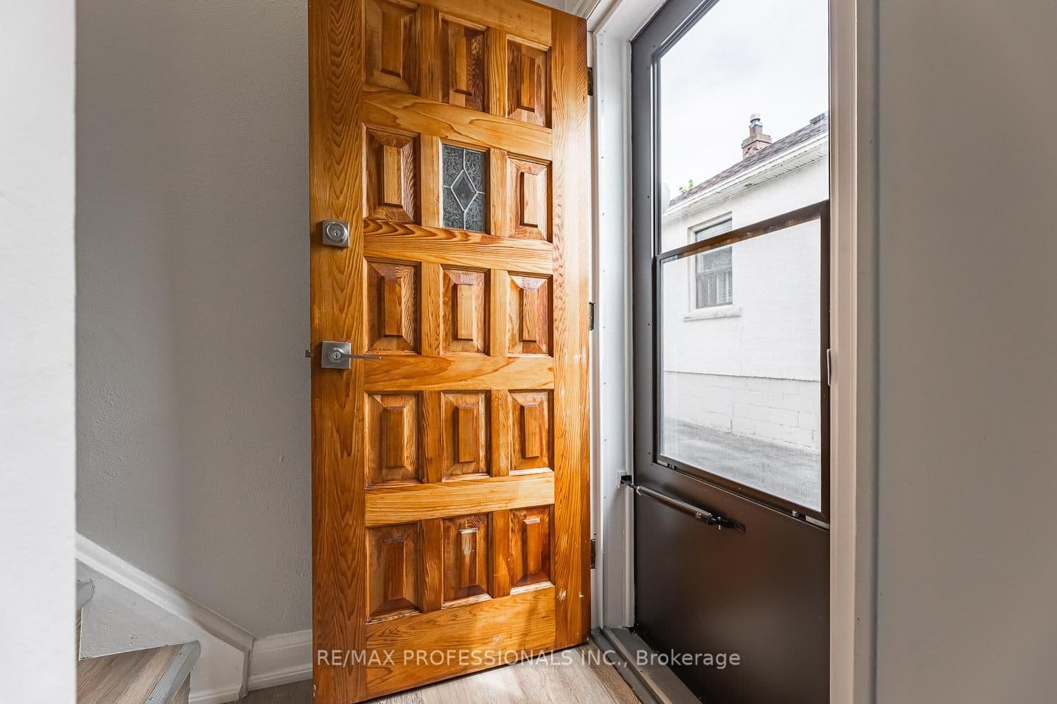11 Stock Avenue thumbnail 22