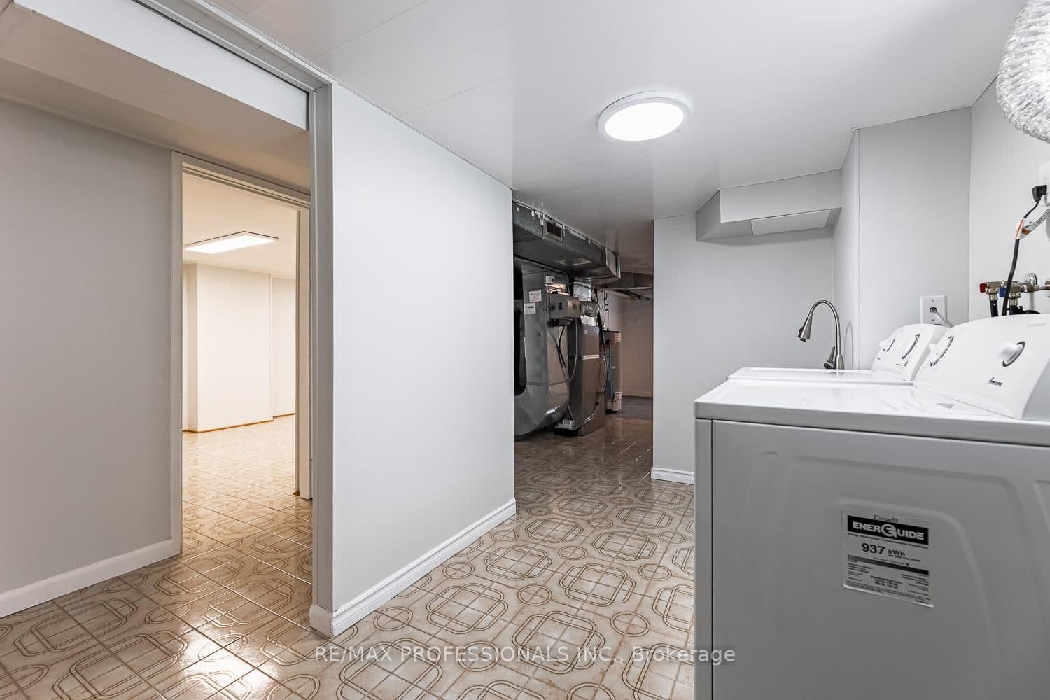 11 Stock Avenue thumbnail 30