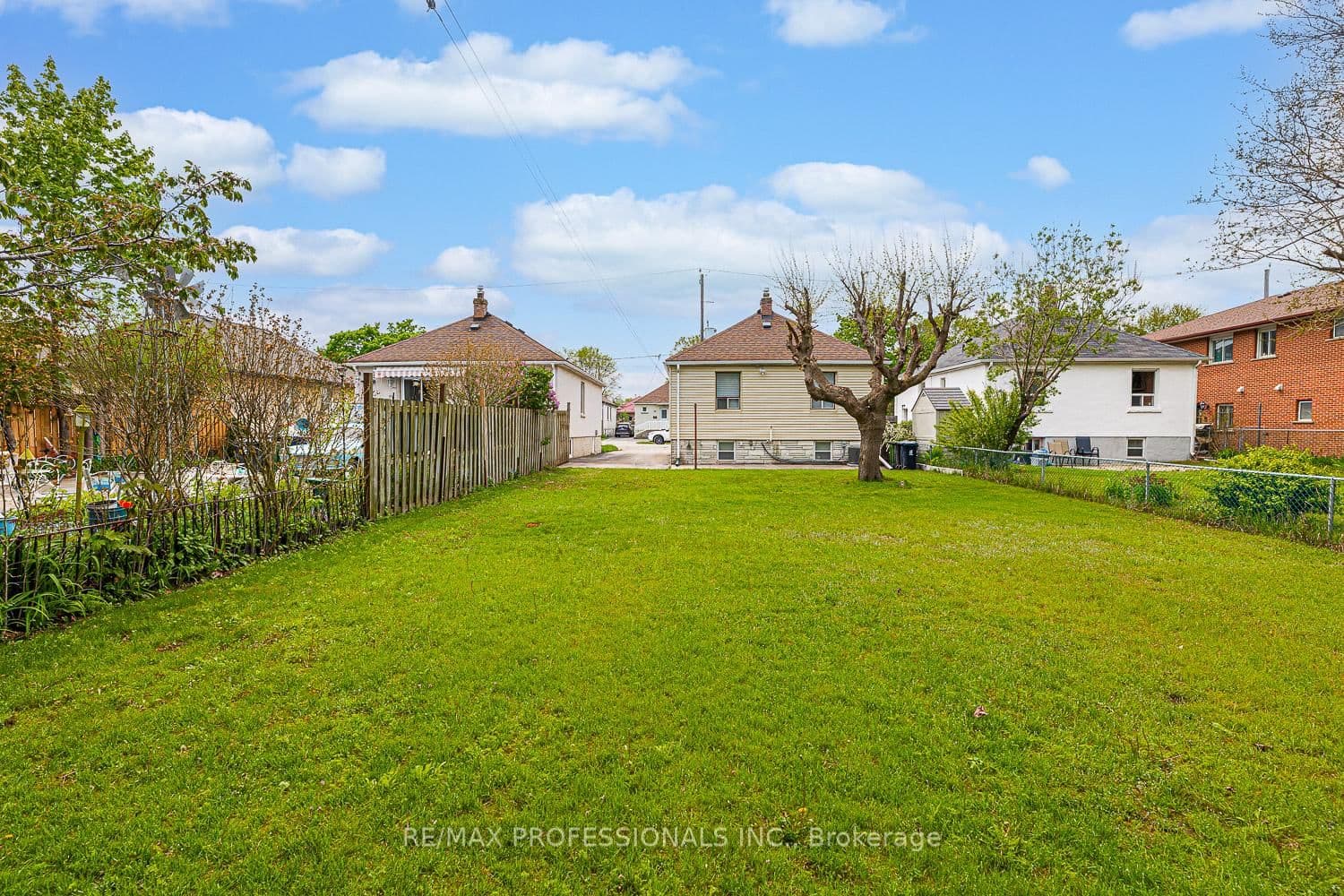 11 Stock Avenue thumbnail 36
