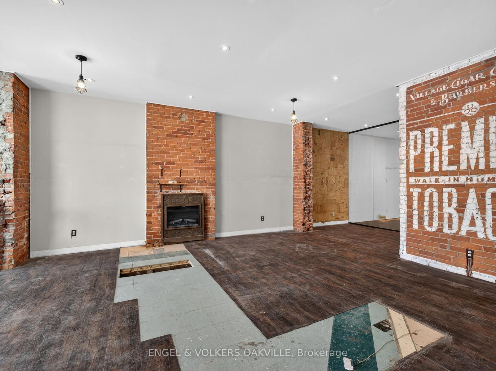 315A Lakeshore Road E thumbnail 10