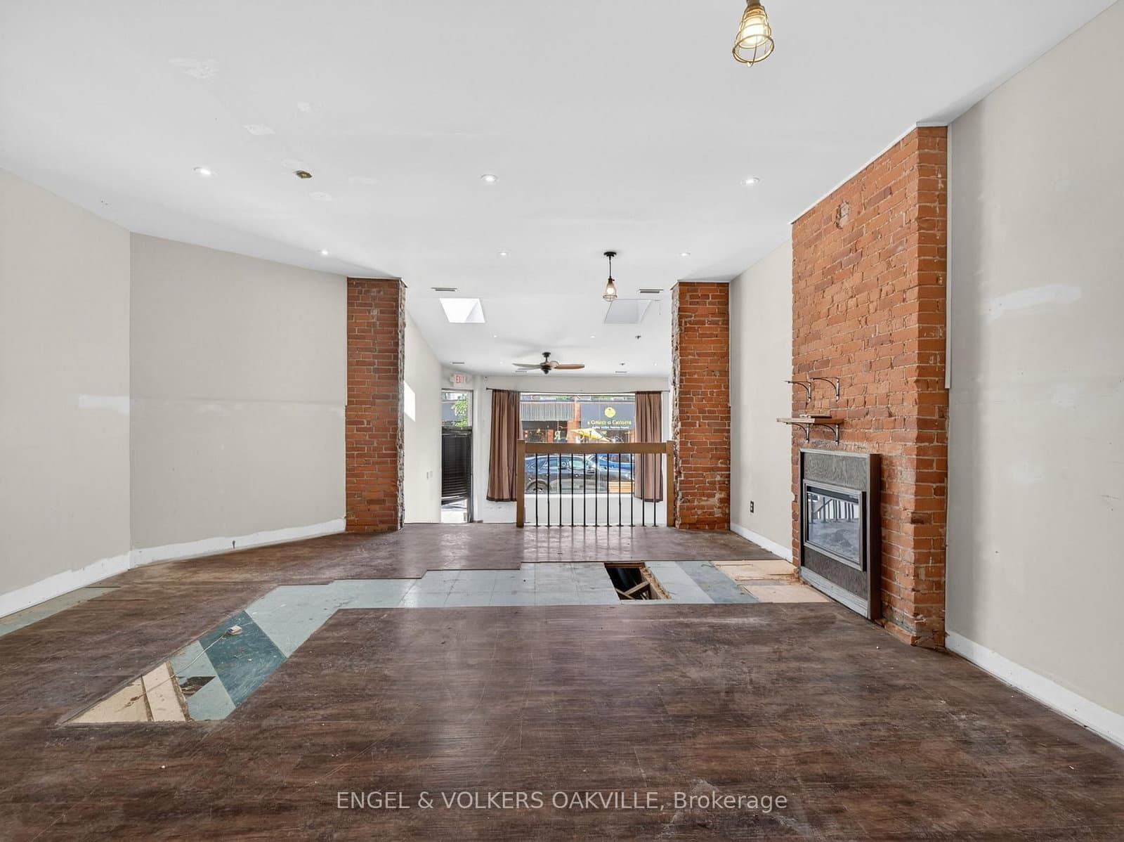 315A Lakeshore Road E thumbnail 14