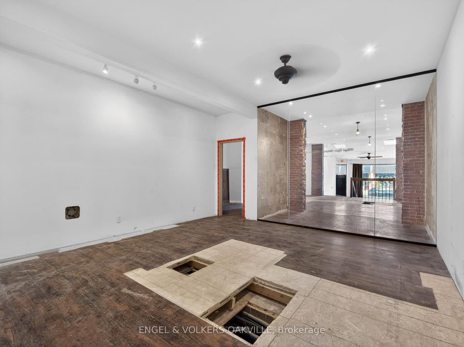 315A Lakeshore Road E thumbnail 20