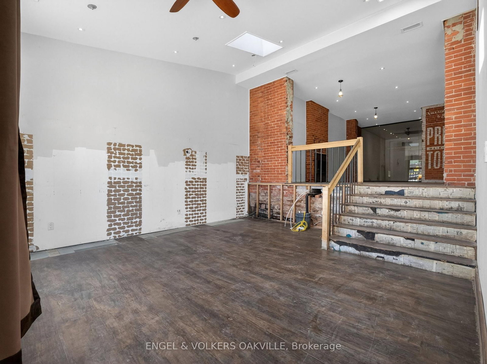 315A Lakeshore Road E thumbnail 5