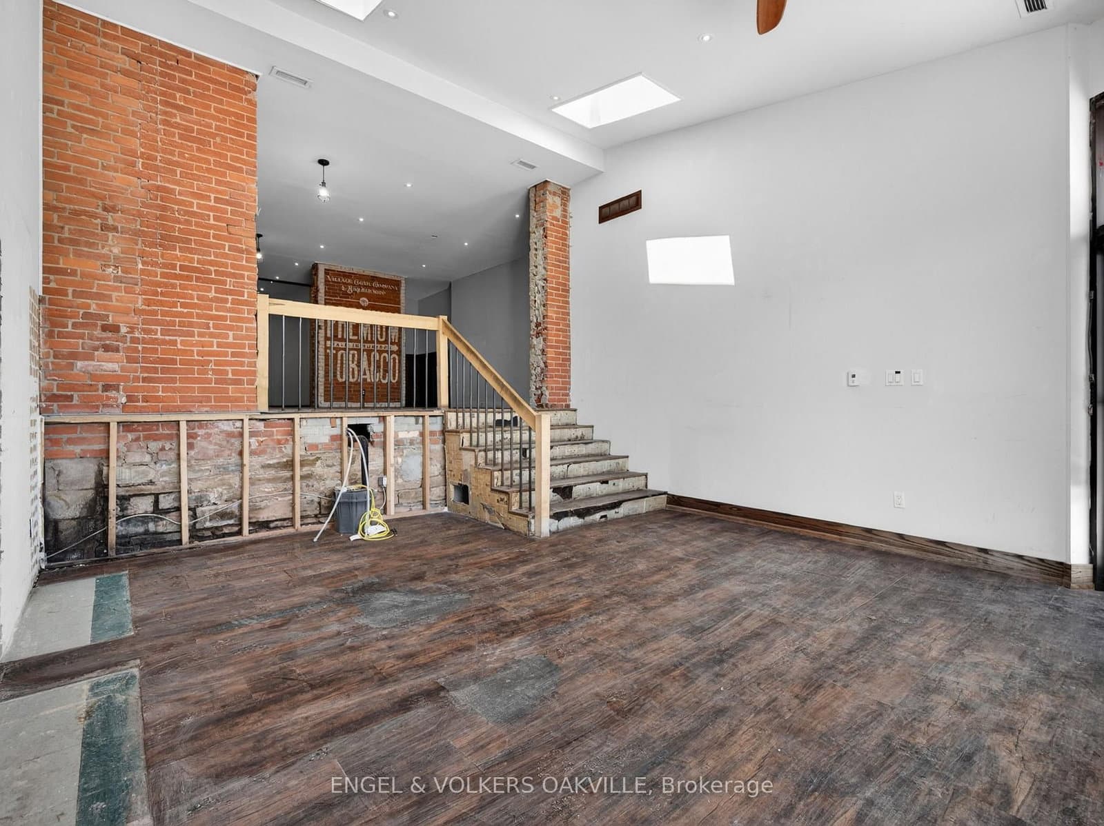 315A Lakeshore Road E thumbnail 6