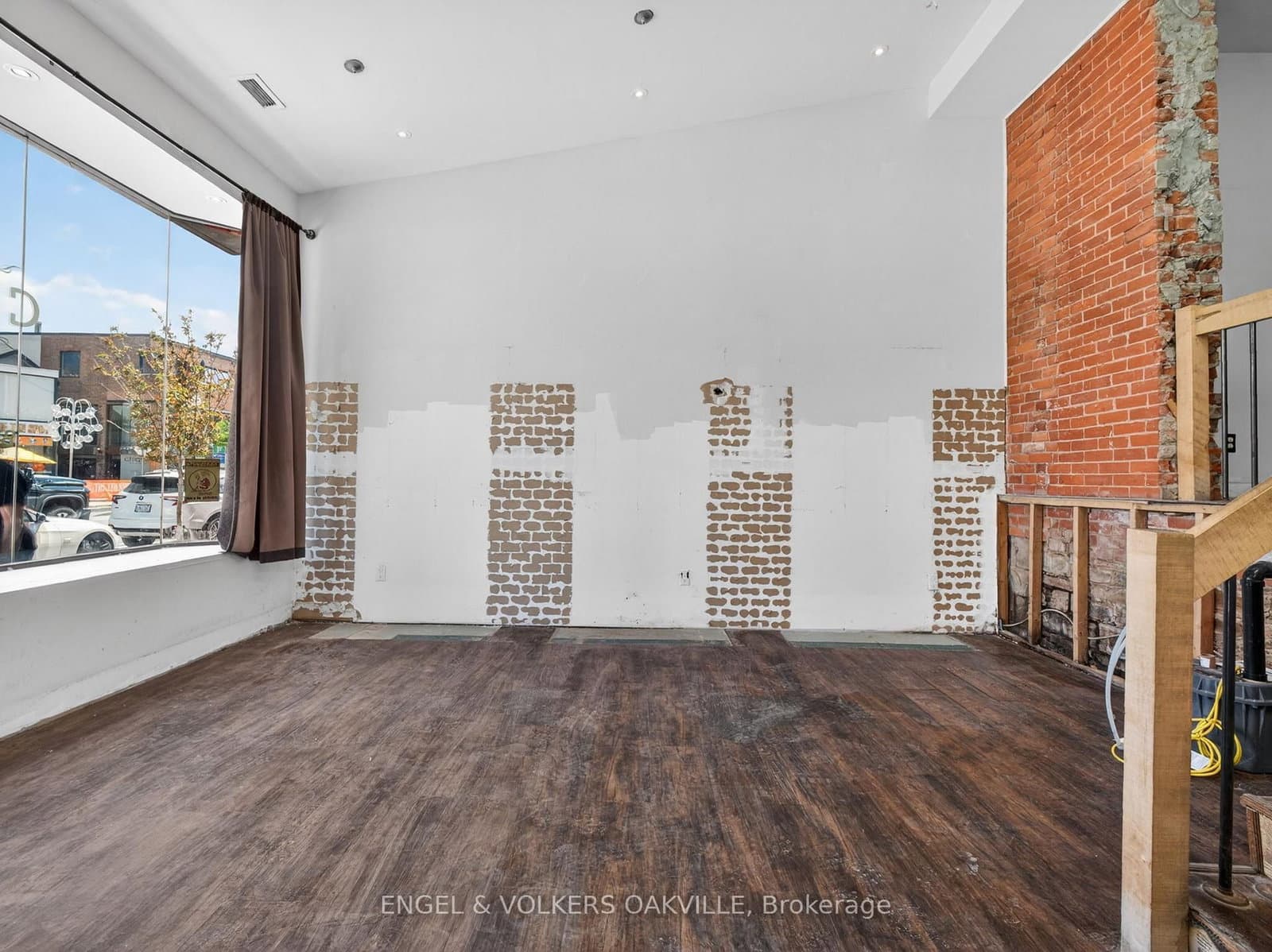 315A Lakeshore Road E thumbnail 7