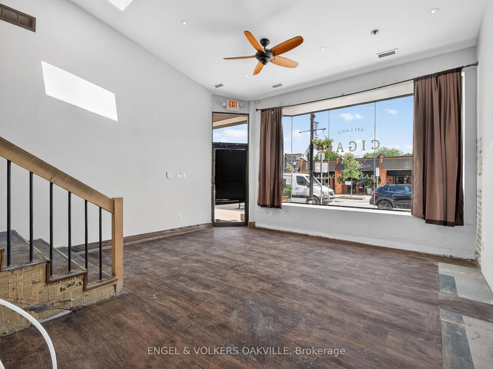 315A Lakeshore Road E thumbnail 8