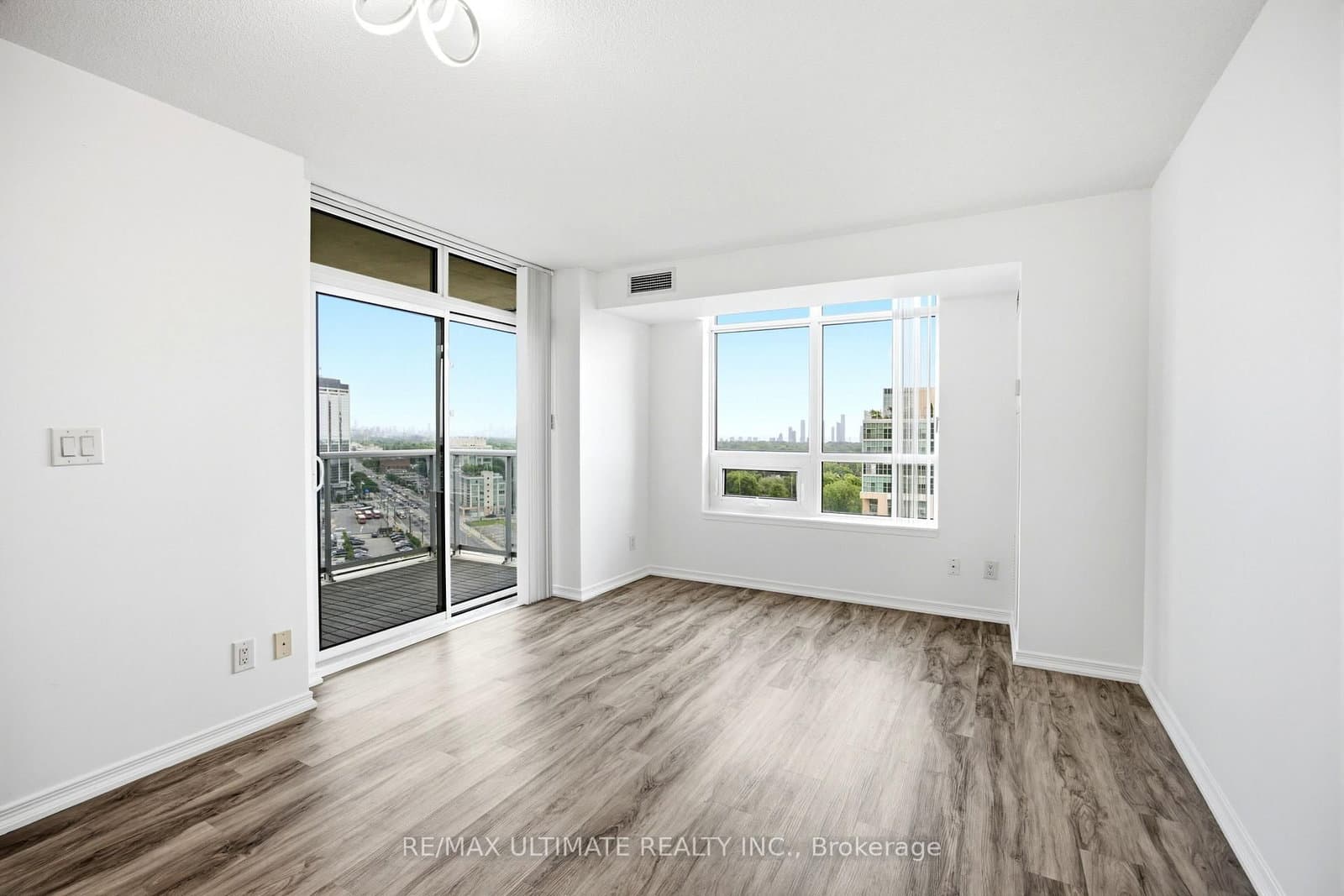 3 Michael Power Place, Unit 1603 thumbnail 12