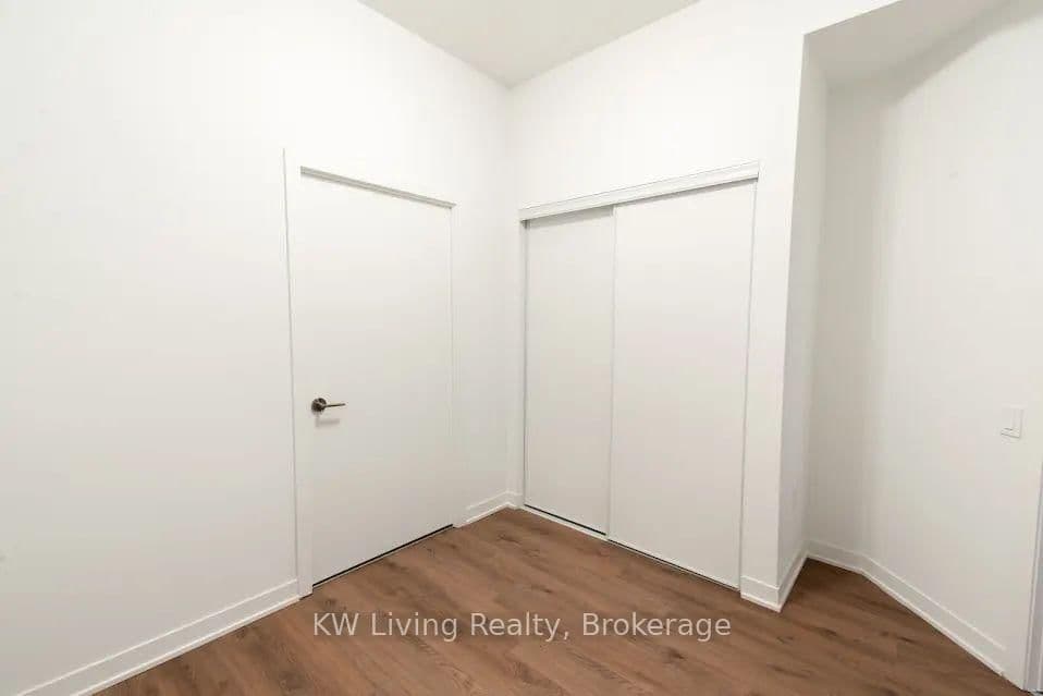 395 Dundas Street N, Unit #701 thumbnail 10