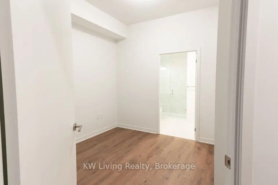 395 Dundas Street N, Unit #701 thumbnail 14