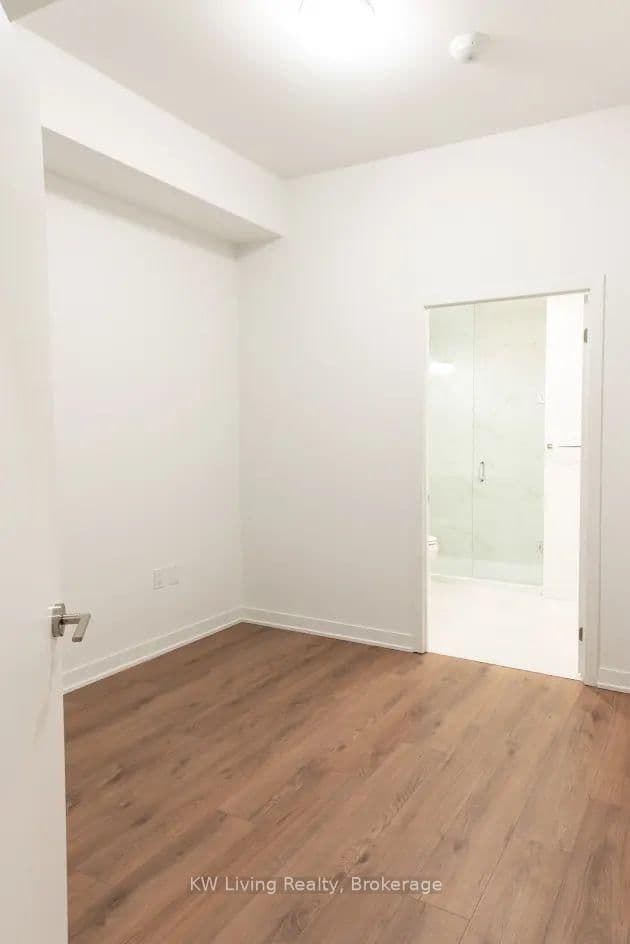 395 Dundas Street N, Unit #701 thumbnail 15