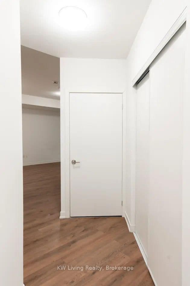 395 Dundas Street N, Unit #701 thumbnail 18