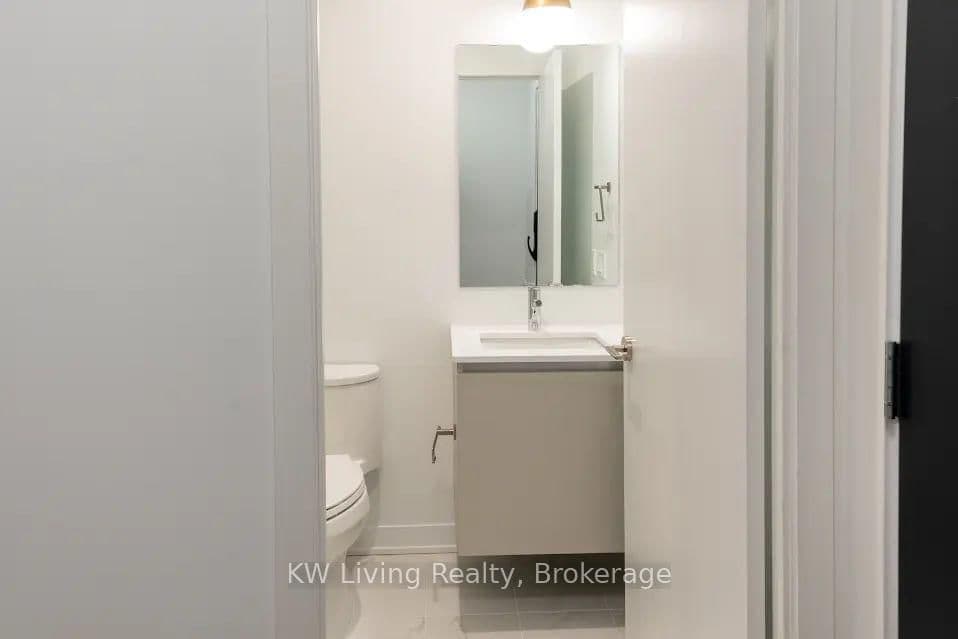 395 Dundas Street N, Unit #701 thumbnail 23