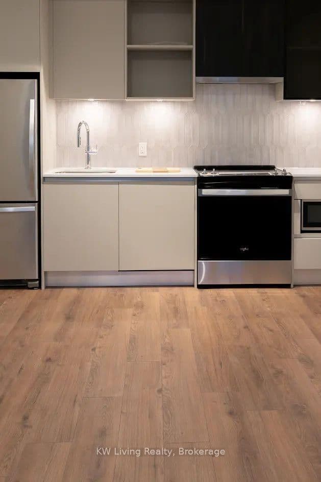 395 Dundas Street N, Unit #701 thumbnail 5