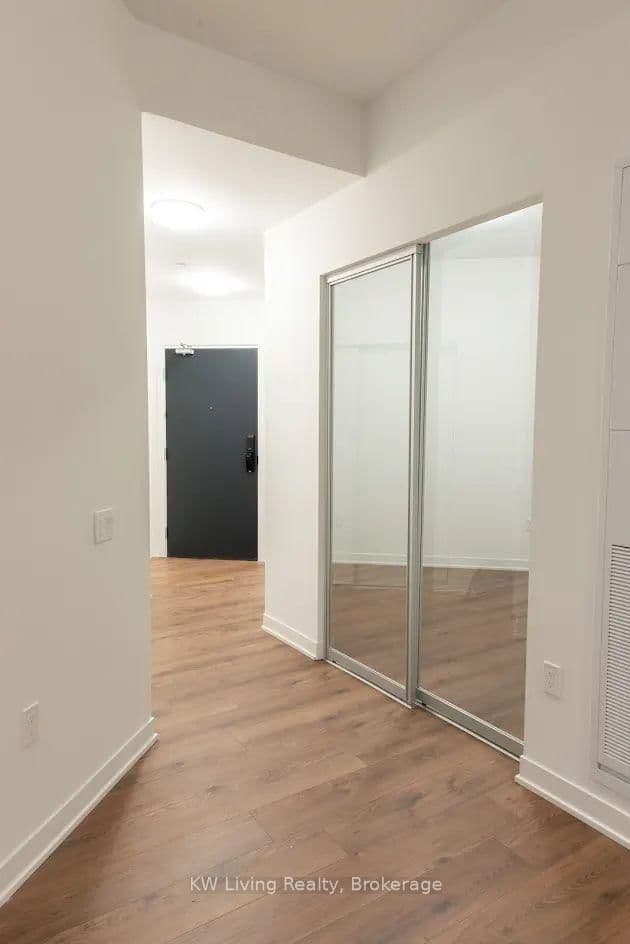 395 Dundas Street N, Unit #701 thumbnail 9