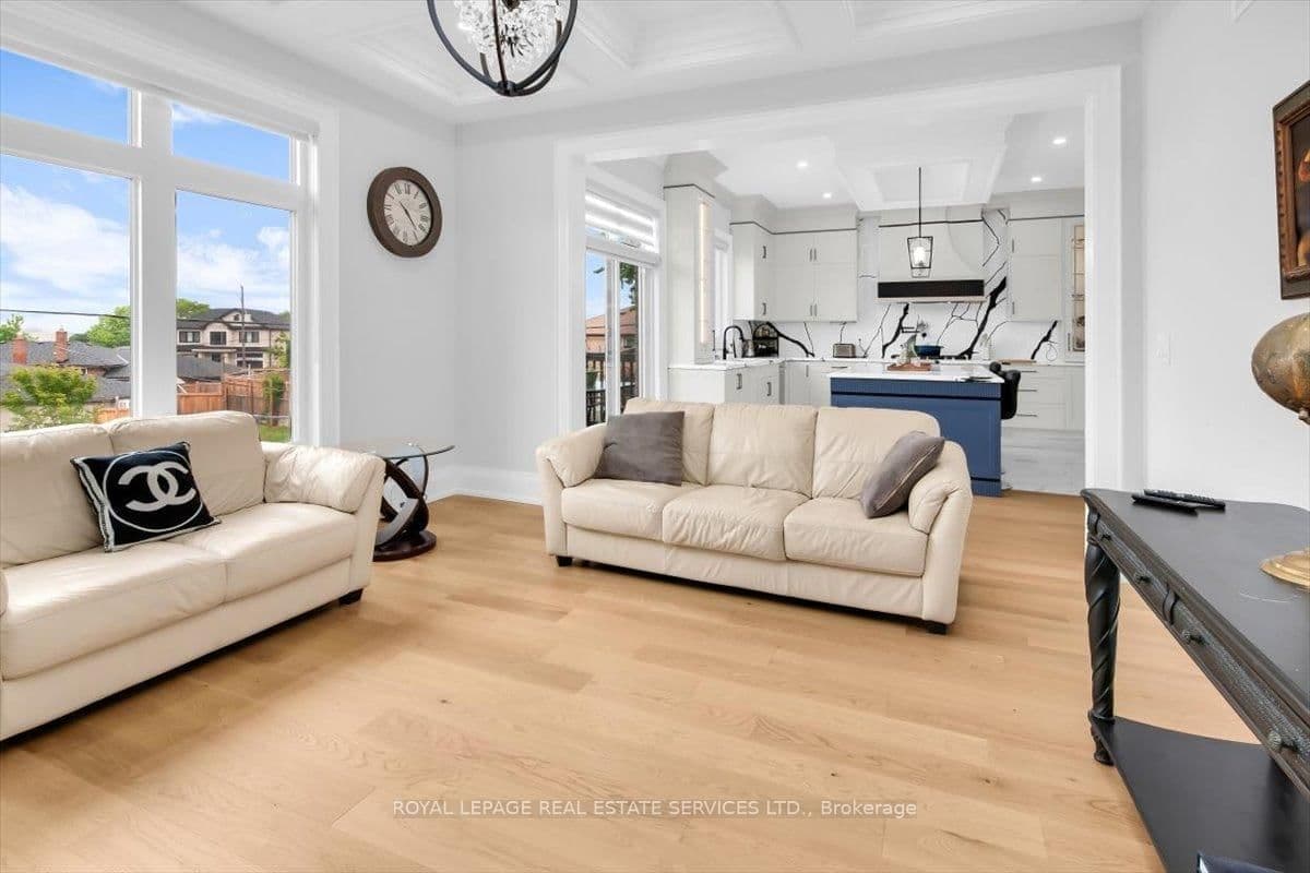 56 Battersea Crescent thumbnail 21