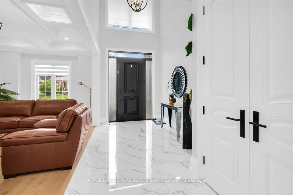 56 Battersea Crescent thumbnail 4