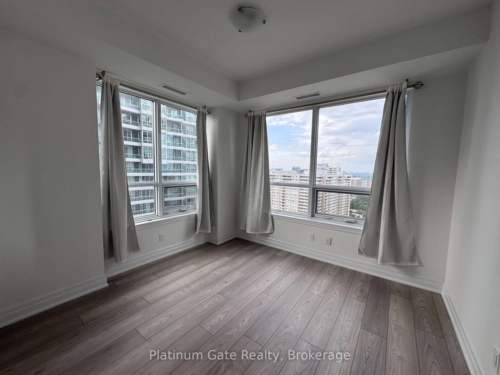 30 Elm Drive W, Unit 1702 thumbnail 10