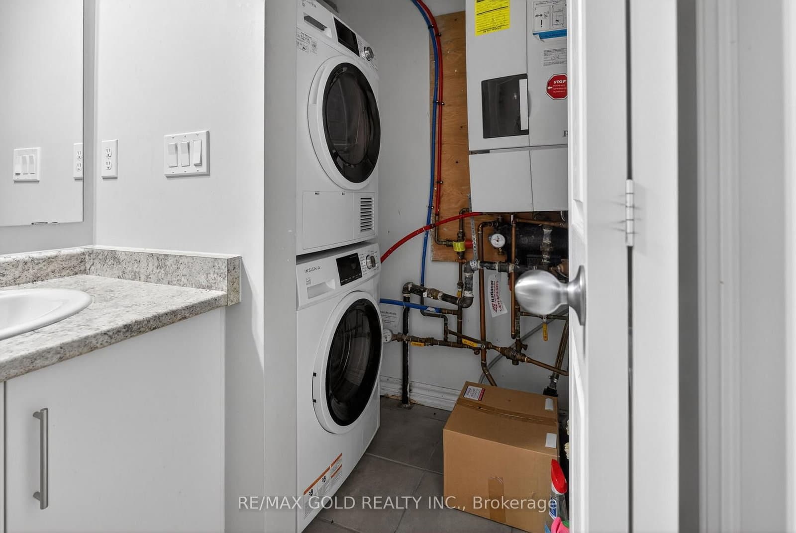 30 Carnation Avenue, Unit 92 thumbnail 28
