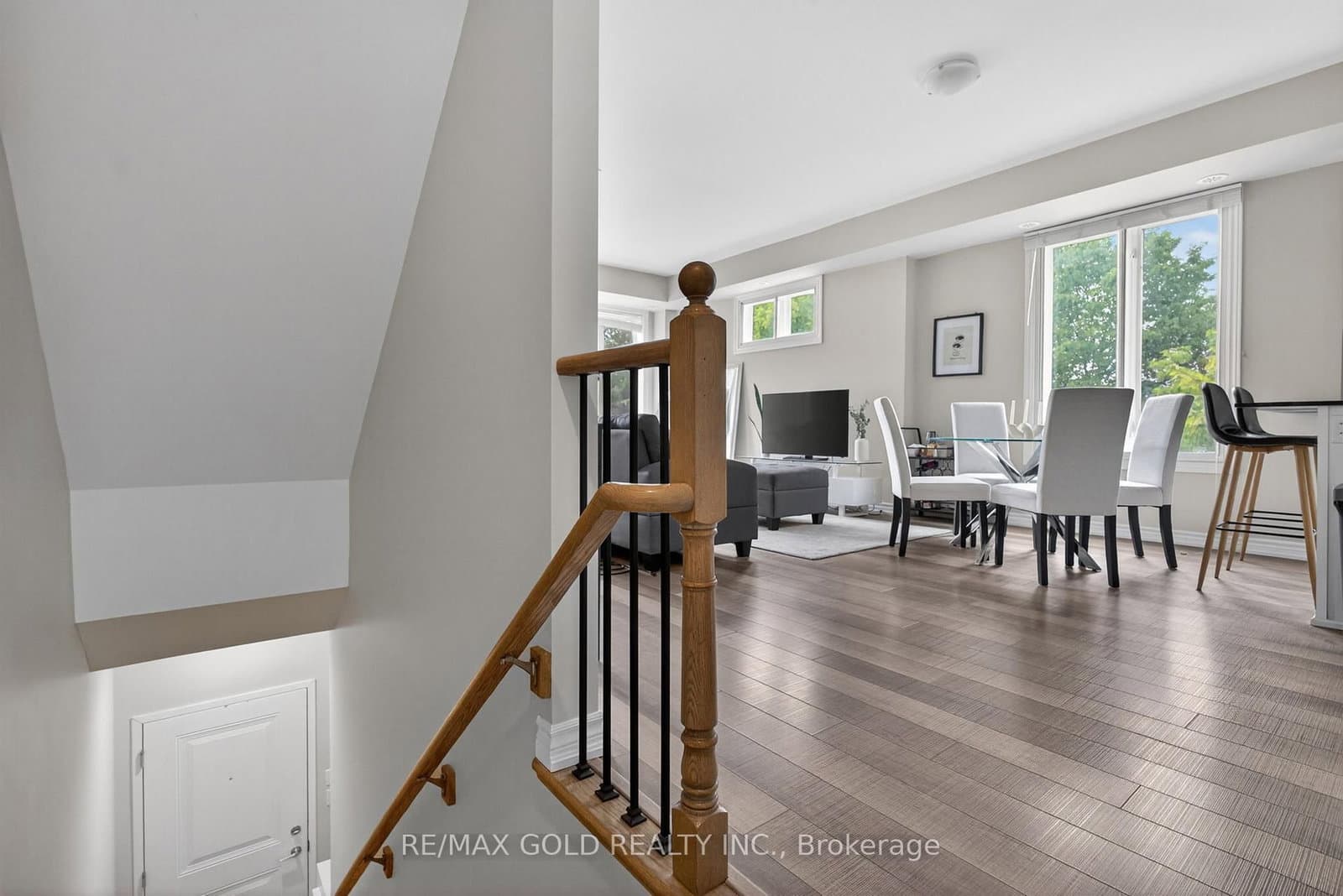 30 Carnation Avenue, Unit 92 thumbnail 8