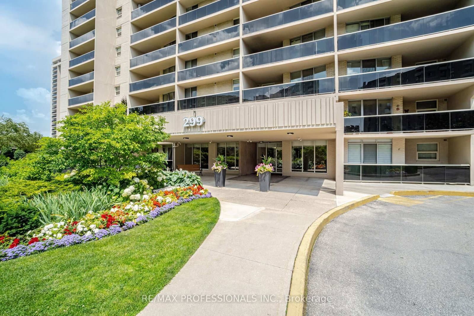 299 Mill Road, Unit 705 thumbnail 3